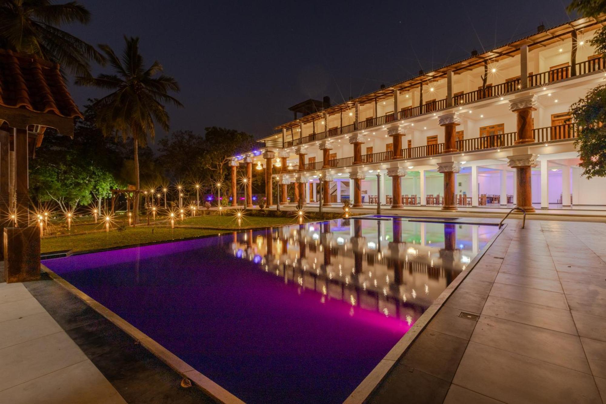 Elysia Sigiriya Hotel ダンブッラ エクステリア 写真